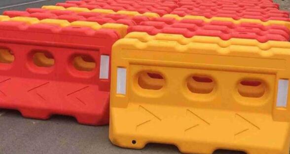 蘇州道路劃線分析:水馬應該加多少水,水馬在裝水的要求標準? 蘇州道路劃線分析:水馬應該加多少水,水馬在裝水的要求標準?