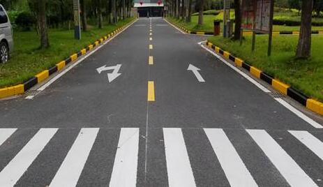 廠區(qū)劃線施工選對(duì)團(tuán)隊(duì)很關(guān)鍵！專業(yè)團(tuán)隊(duì)包工包料